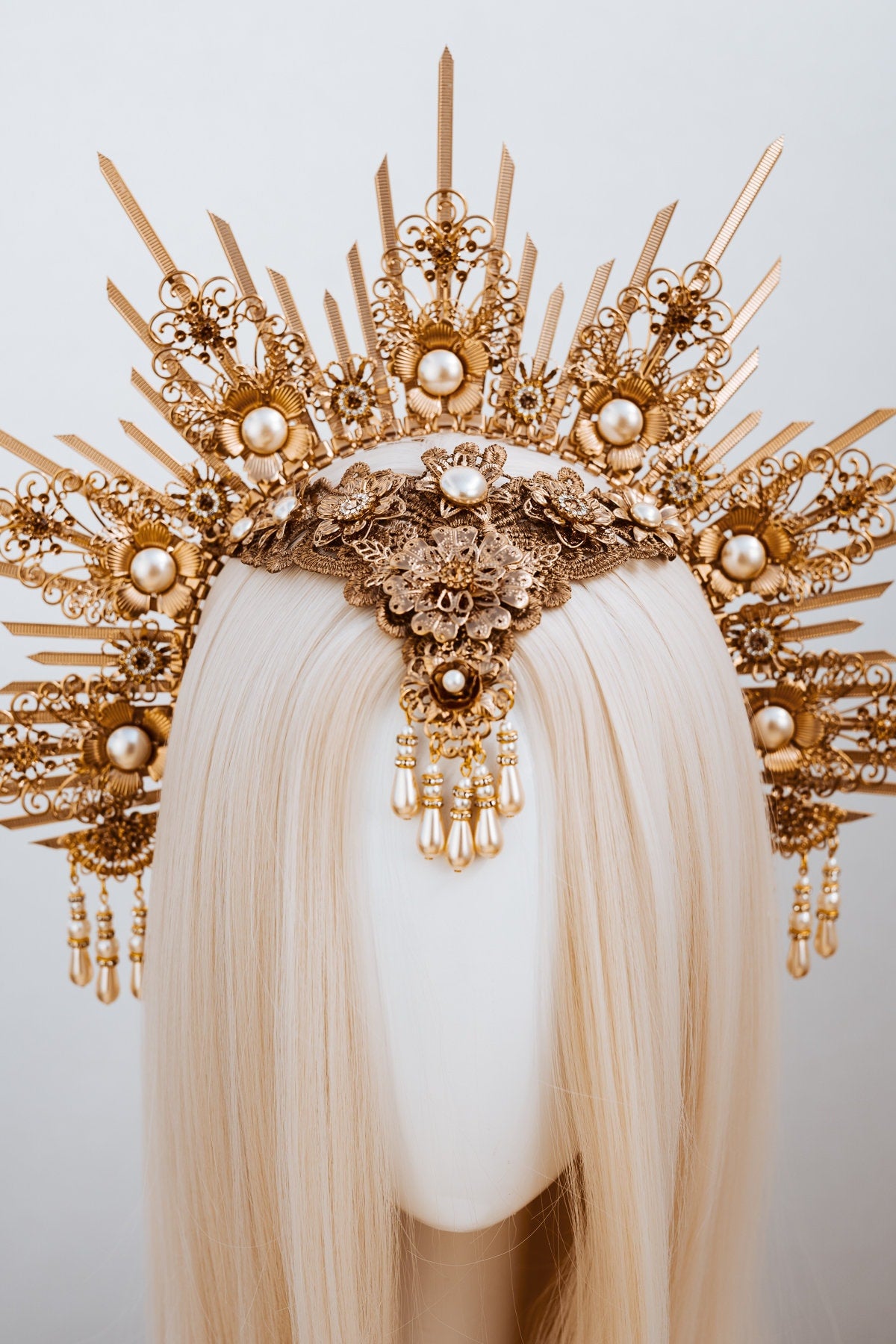 Gold Halo Crown, Celestial Goddess Headpiece, Luxury Bridal Halo, Maternity Photoshoot, Statement Regal Crown, Divine Headpiece, Festival