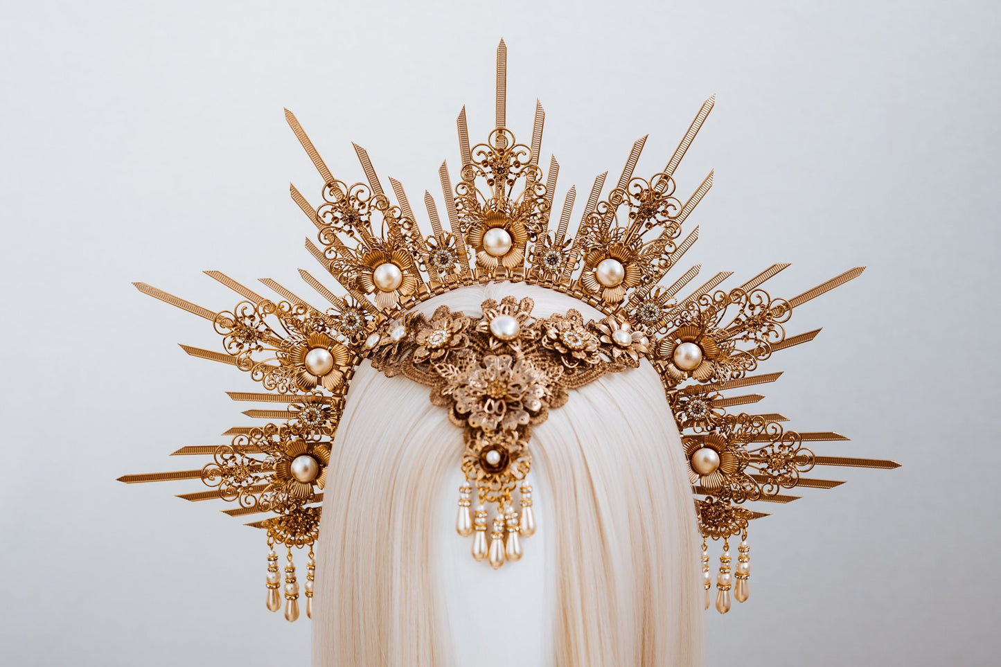 Gold Halo Crown, Celestial Goddess Headpiece, Luxury Bridal Halo, Maternity Photoshoot, Statement Regal Crown, Divine Headpiece, Festival