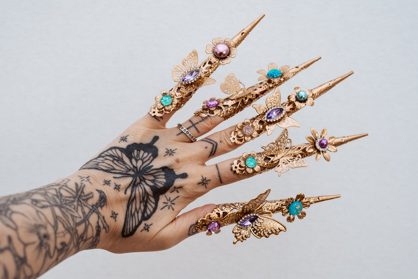 Lavender Finger Claw 1 piece, Gold Bracelet, Nails Jewellery, Halloween, Filigree Jewellery, Gold Fingers, Sugar skull, Photo props