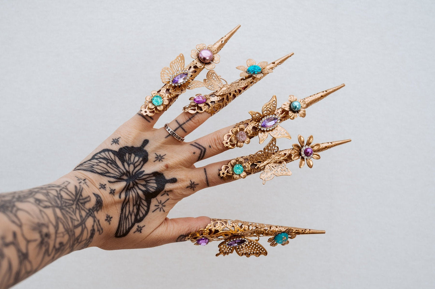 Lavender Finger Claw 1 piece, Gold Bracelet, Nails Jewellery, Halloween, Filigree Jewellery, Gold Fingers, Sugar skull, Photo props