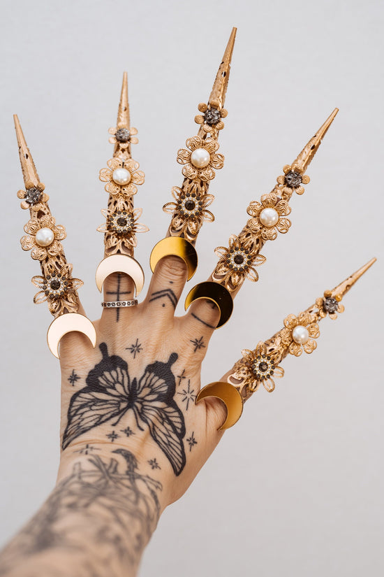 Moon Child Finger Claw 1 piece, Gold Bracelet, Nails Jewellery, Halloween, Filigree Jewellery, Gold Fingers, Sugar skull, Photo props