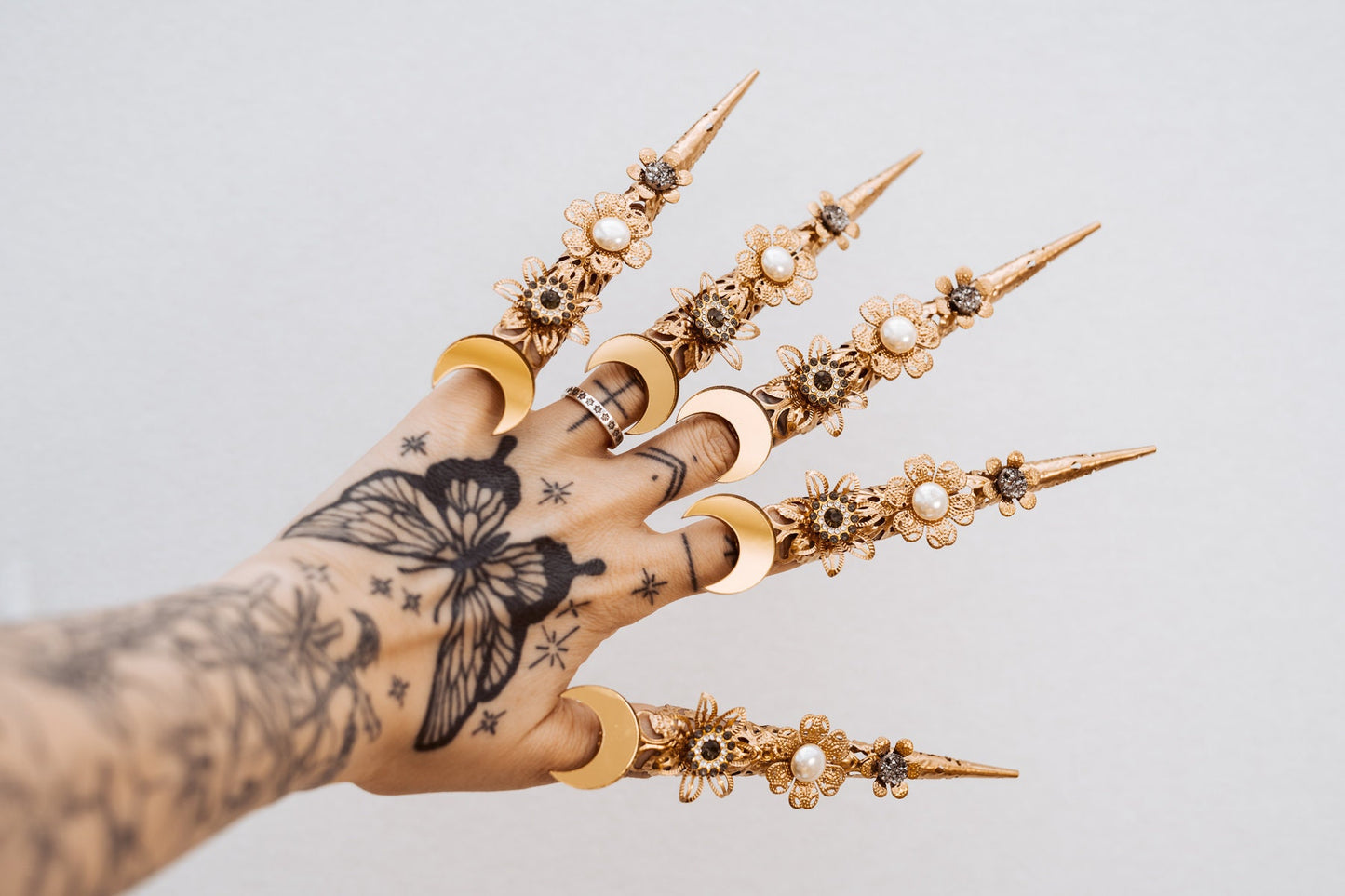 Moon Child Finger Claw 1 piece, Gold Bracelet, Nails Jewellery, Halloween, Filigree Jewellery, Gold Fingers, Sugar skull, Photo props