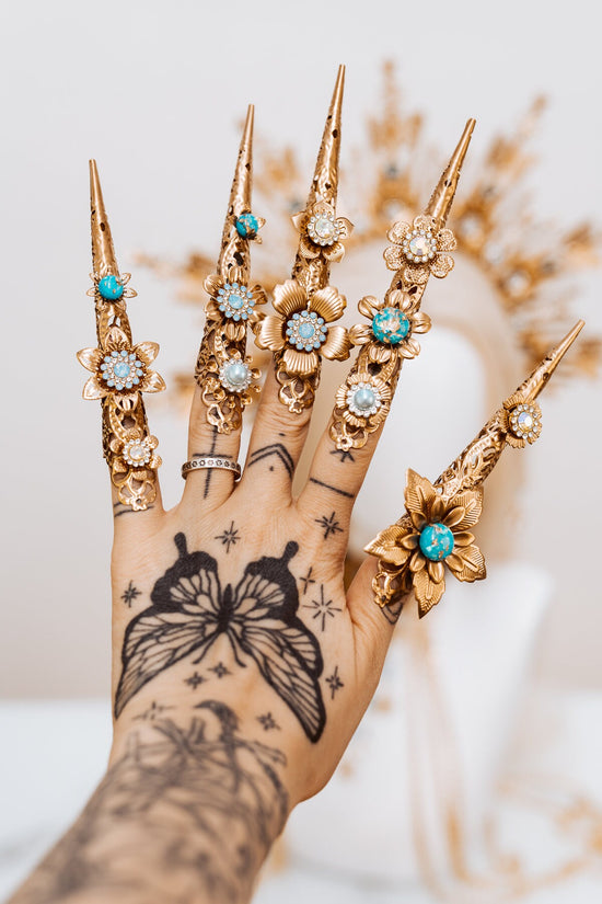 Blue Sky Finger Claw 1 piece, Gold Bracelet, Nails Jewellery, Halloween, Filigree Jewellery, Gold Fingers, Sugar skull, Photo props, Ring