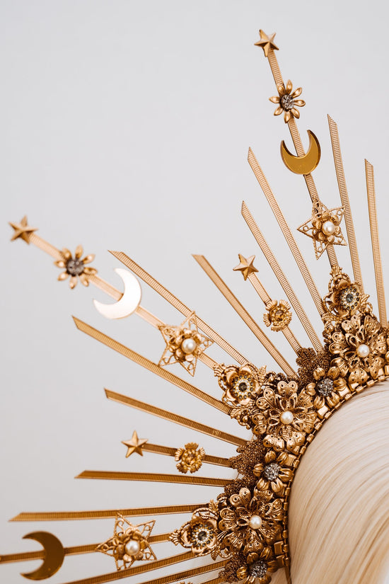 Moon halo crown, Celestial halo crown, Goddess halo crown, Gold halo crown, Crown with stars, Photo props, Wedding crown, Bridal crown