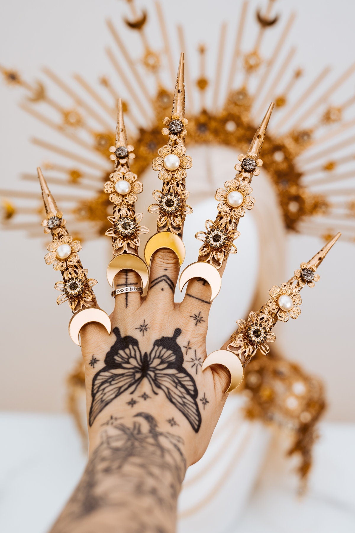 Moon Child Finger Claw 1 piece, Gold Bracelet, Nails Jewellery, Halloween, Filigree Jewellery, Gold Fingers, Sugar skull, Photo props