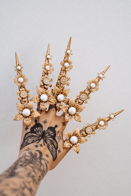 Gold Finger Claw 1 piece, Gold Bracelet, Nails Jewellery, Halloween, Filigree Jewellery, Sugar skull, Photo props, Gold Fingers