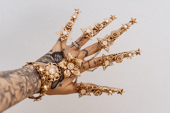 Moon Child Finger Claws, Gold Bracelet, Nails Jewellery, Halloween, Filigree Jewellery, Gold Fingers, Sugar skull, Photo props, Gold Fingers