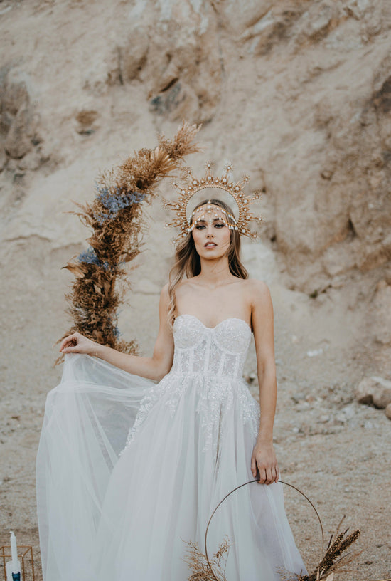 Gold halo crown, Dandelion flower crown, Flower crown, Gold crown, Wedding headpiece, Bridal crown, Burning man, Festival headband