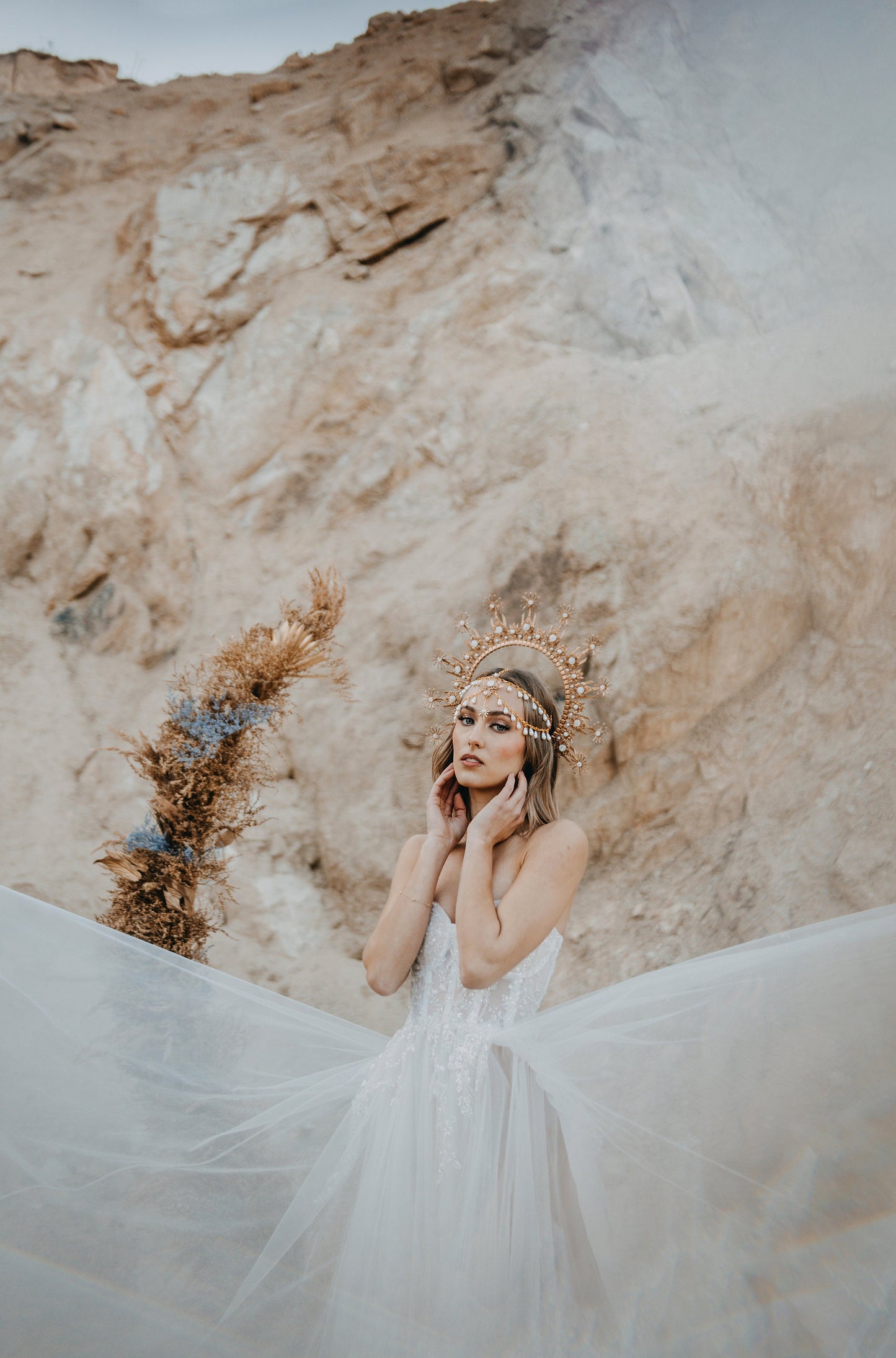 Gold halo crown, Dandelion flower crown, Flower crown, Gold crown, Wedding headpiece, Bridal crown, Burning man, Festival headband