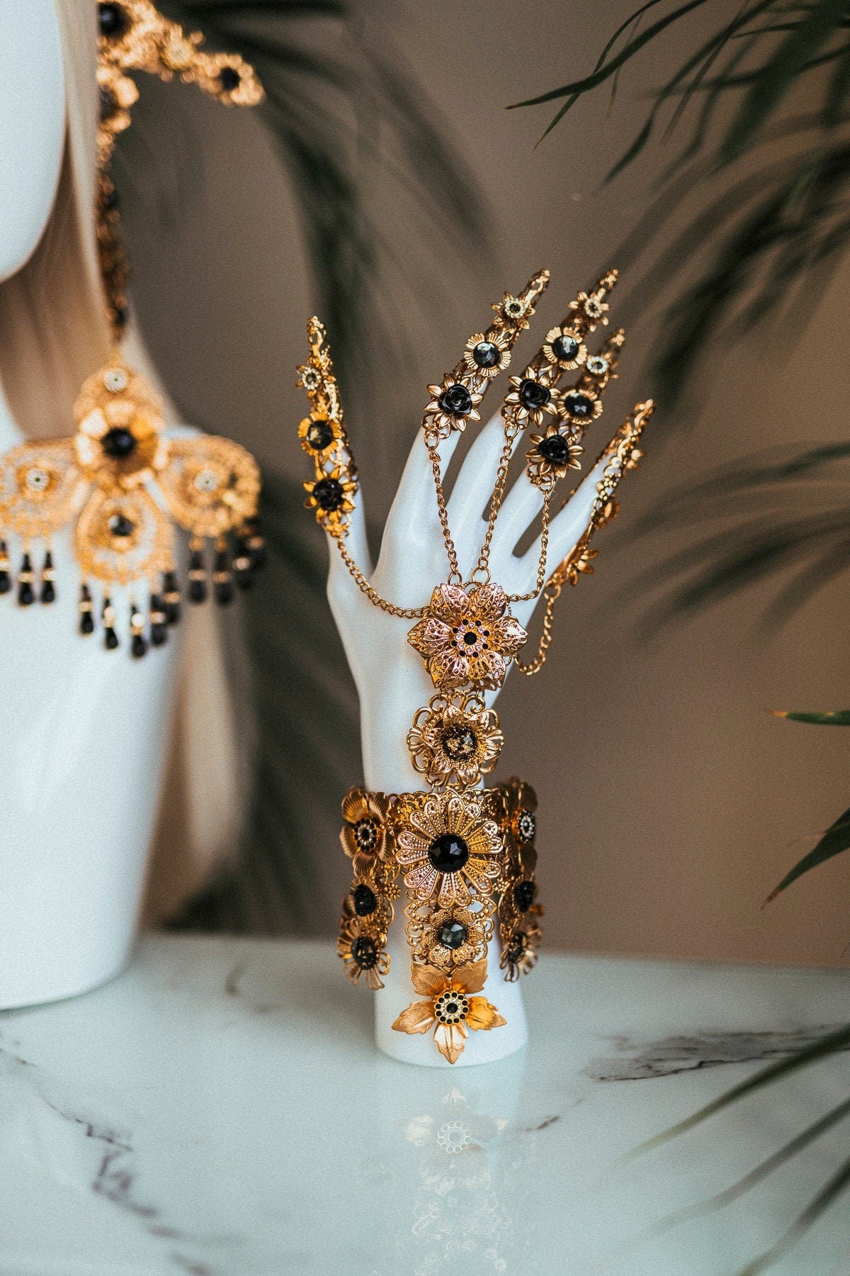 Black Fingers Jewellery, Gold Bracelet, Nails Jewellery, Halloween, Filigree Jewellery, Gold Fingers, Sugar skull, Photo props, Finger claws