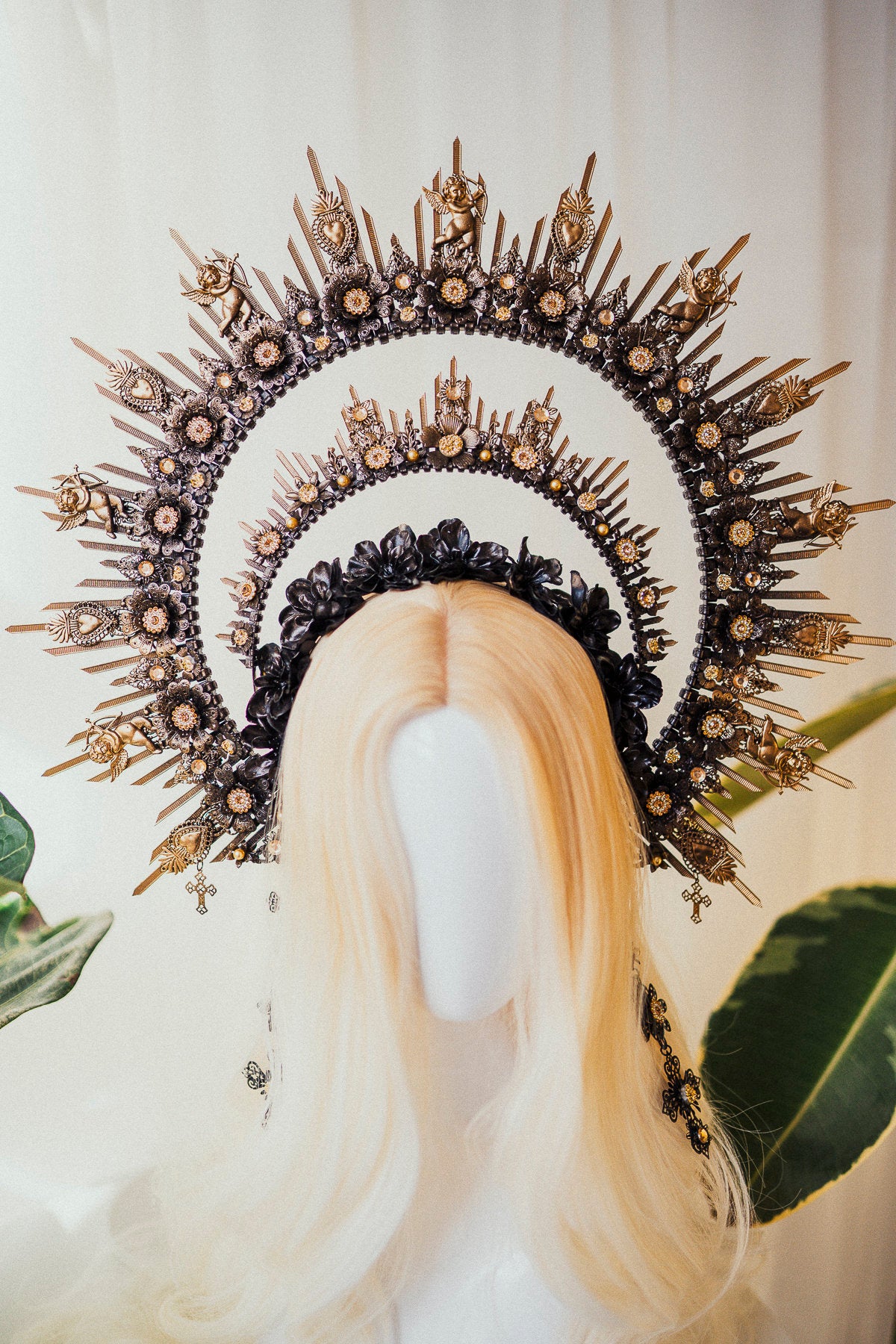 Black Halo Crown, Flower Crown, Flower Halo Headpiece, Headband, Black Crown, Halloween, Black Headpiece, Photo Props, Gothic, Dark Beauty