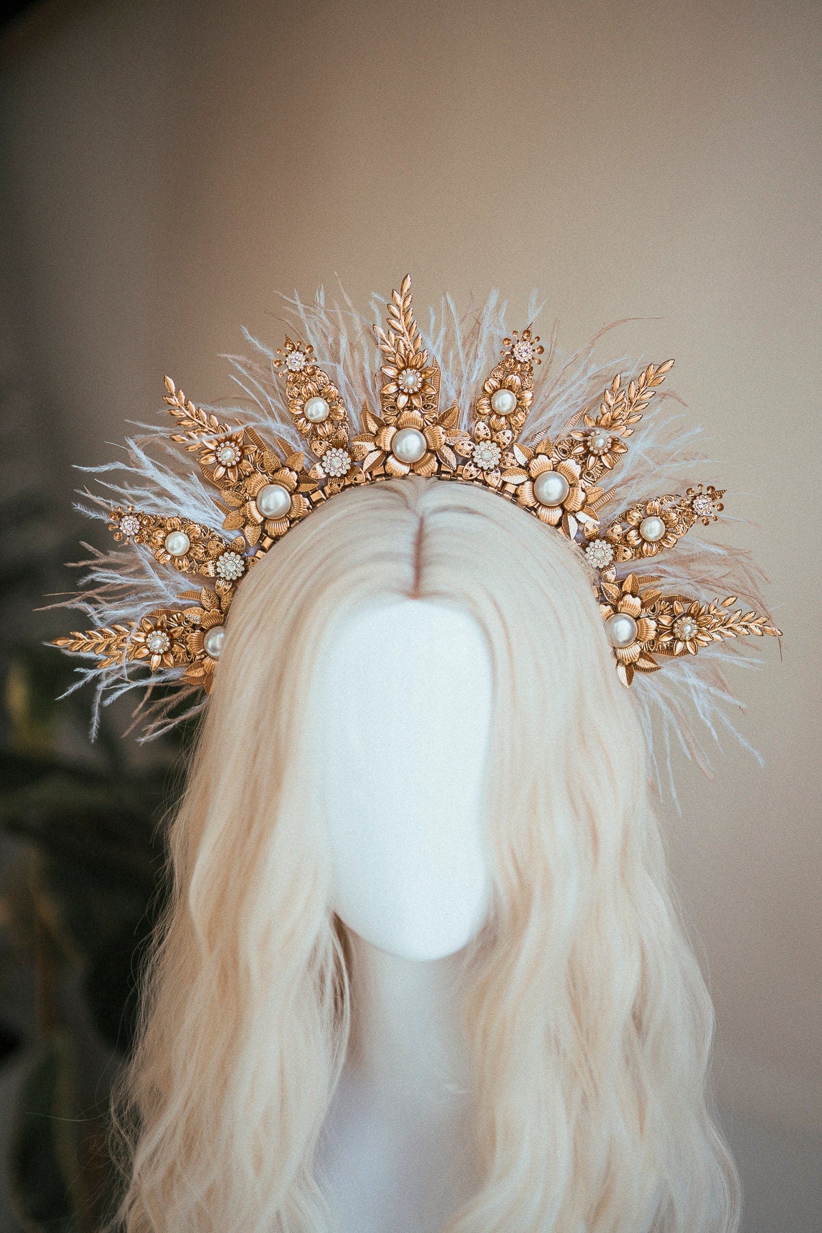 Beige Halo Crown, Halo Headpiece, Festival crown, Festival headpiece, Summer Outfit, Wedding Crown, Halo crown, Boho Wedding, Halo Headband