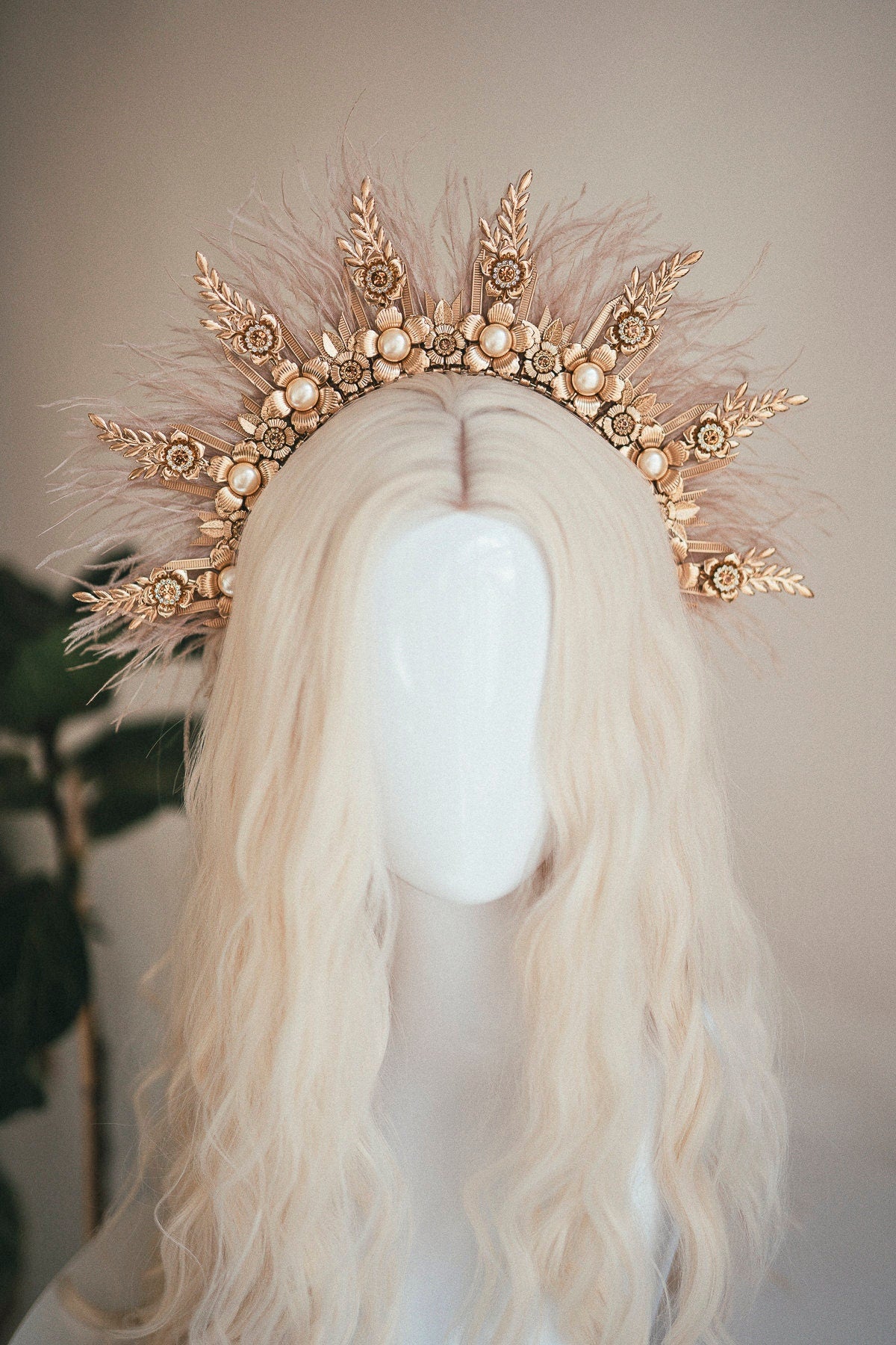 Champagne Halo Crown, Halo Headpiece, Festival crown, Festival headpiece, Summer Outfit, Wedding Crown, Halo crown, Boho Wedding, Beige Halo