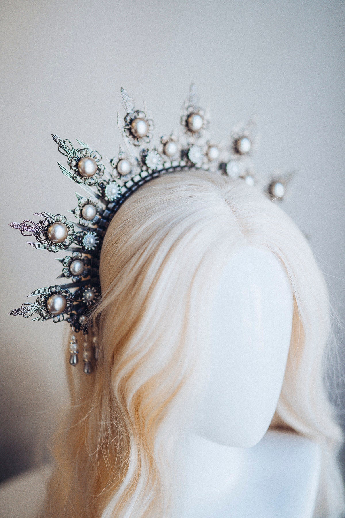 Halo crown, Halo Headband, Zip ties crown, Festival headpiece, Met Gala Crown, Platinum Crown, Mary Crown, Silver Crown, Festival Fashion