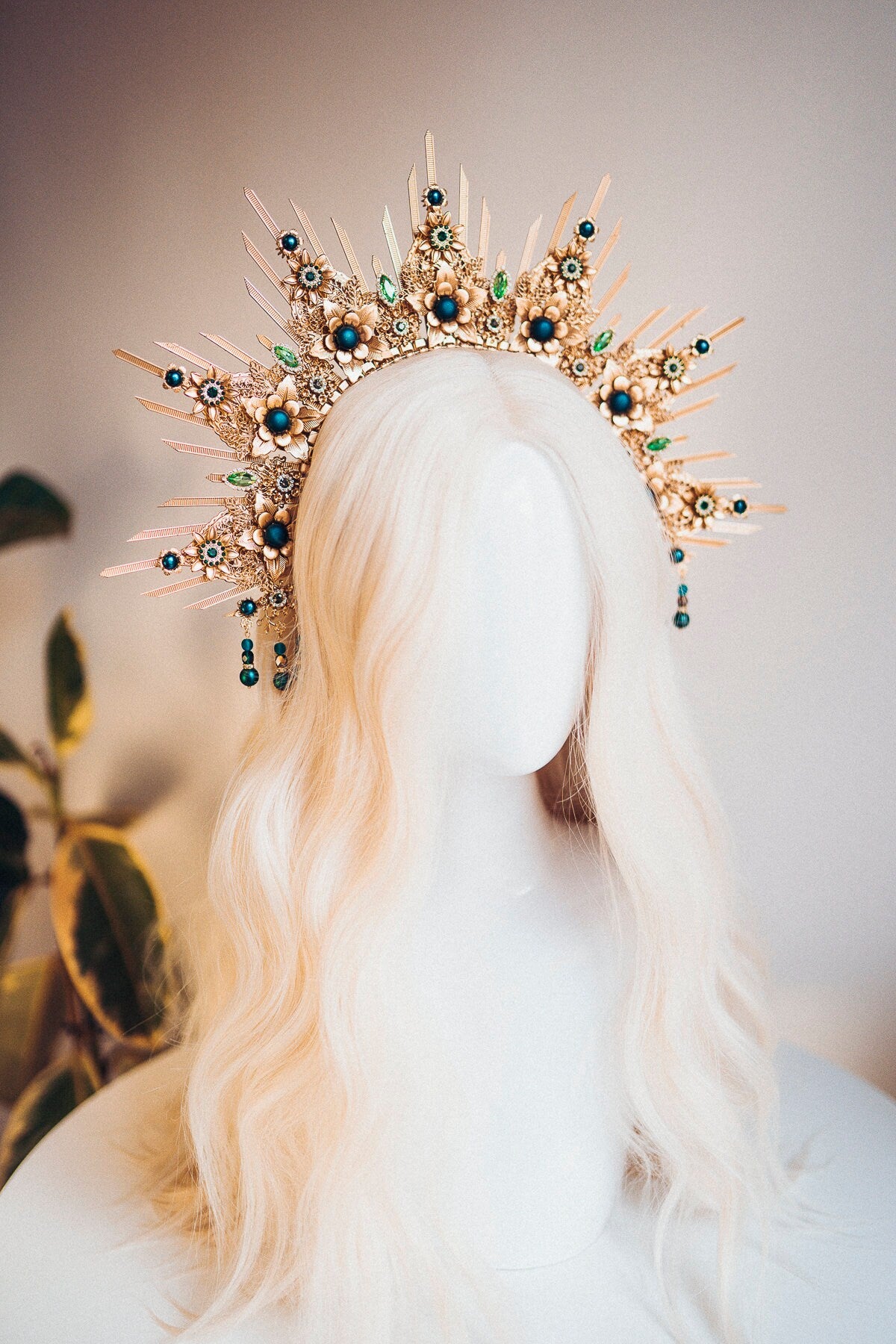 Gold Halo Crown, Halo Headpiece, Festival headpiece, Emerald crown, Wedding Crown, Halo crown, Bridal headpiece, Halo Headband