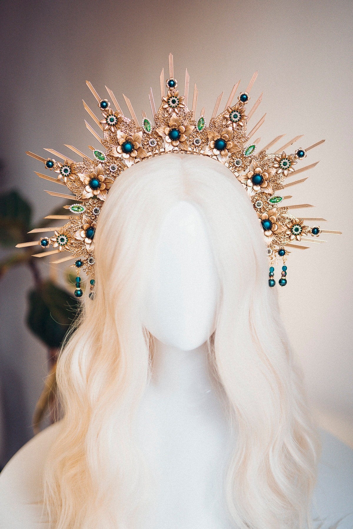 Gold Halo Crown, Halo Headpiece, Festival headpiece, Emerald crown, Wedding Crown, Halo crown, Bridal headpiece, Halo Headband