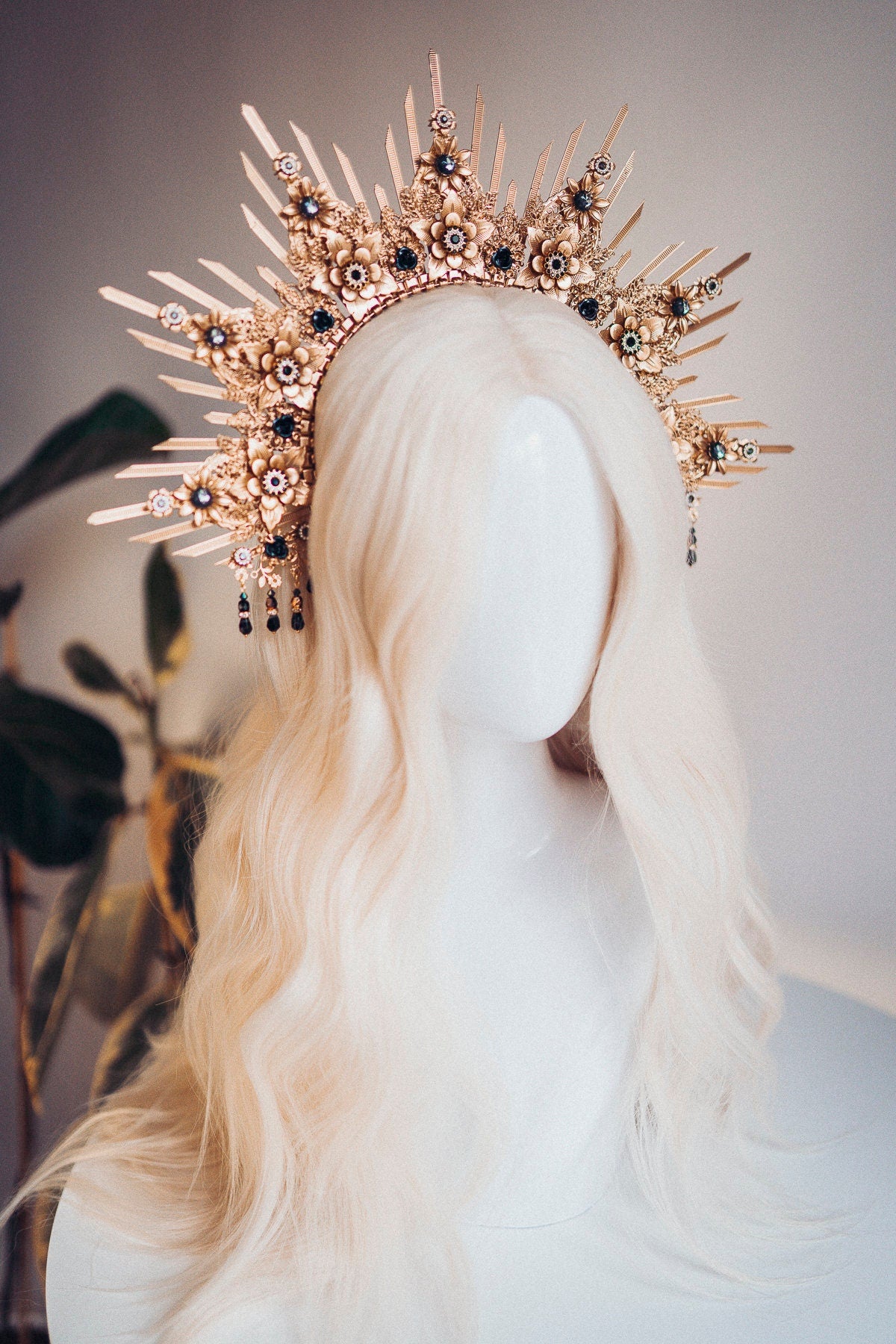 Gold Halo Crown, Halo Headpiece, Festival crown, Festival headpiece, Black Halo, Wedding Crown, Halo crown, Boho Wedding, Halo Headband