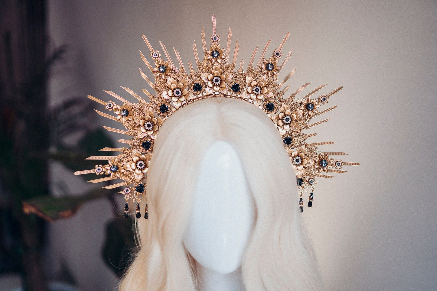 Gold Halo Crown, Halo Headpiece, Festival crown, Festival headpiece, Black Halo, Wedding Crown, Halo crown, Boho Wedding, Halo Headband