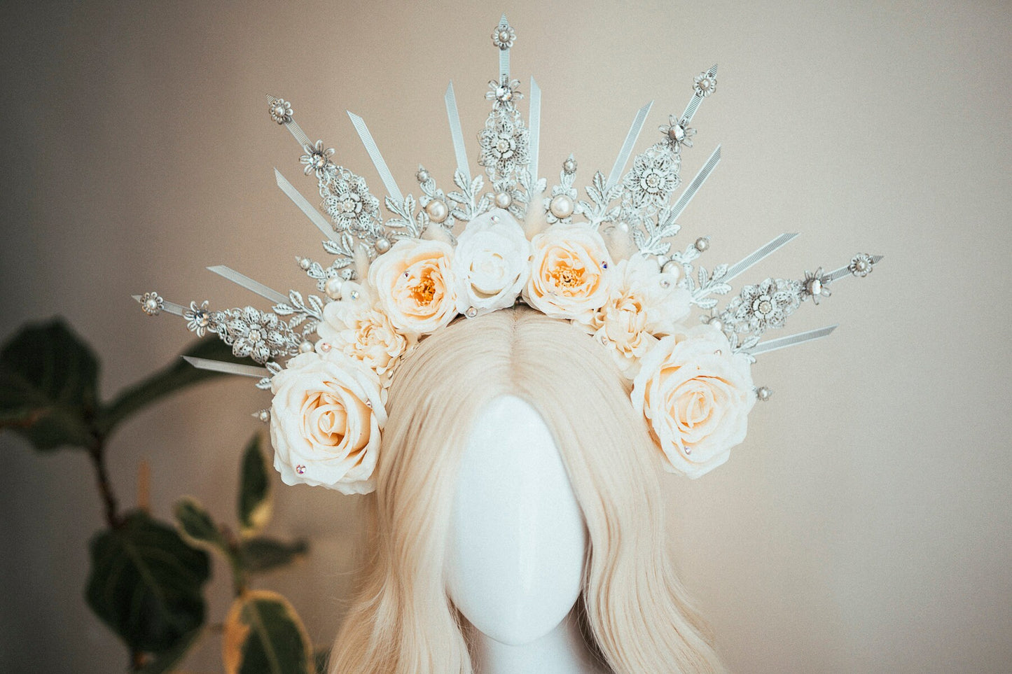 Flower Halo Crown, Beige Flower Crown, Halo Headpiece, Halo Headlights, Crown, Celestial Crown, Pregnancy Photo, Goddess, Maternity photo