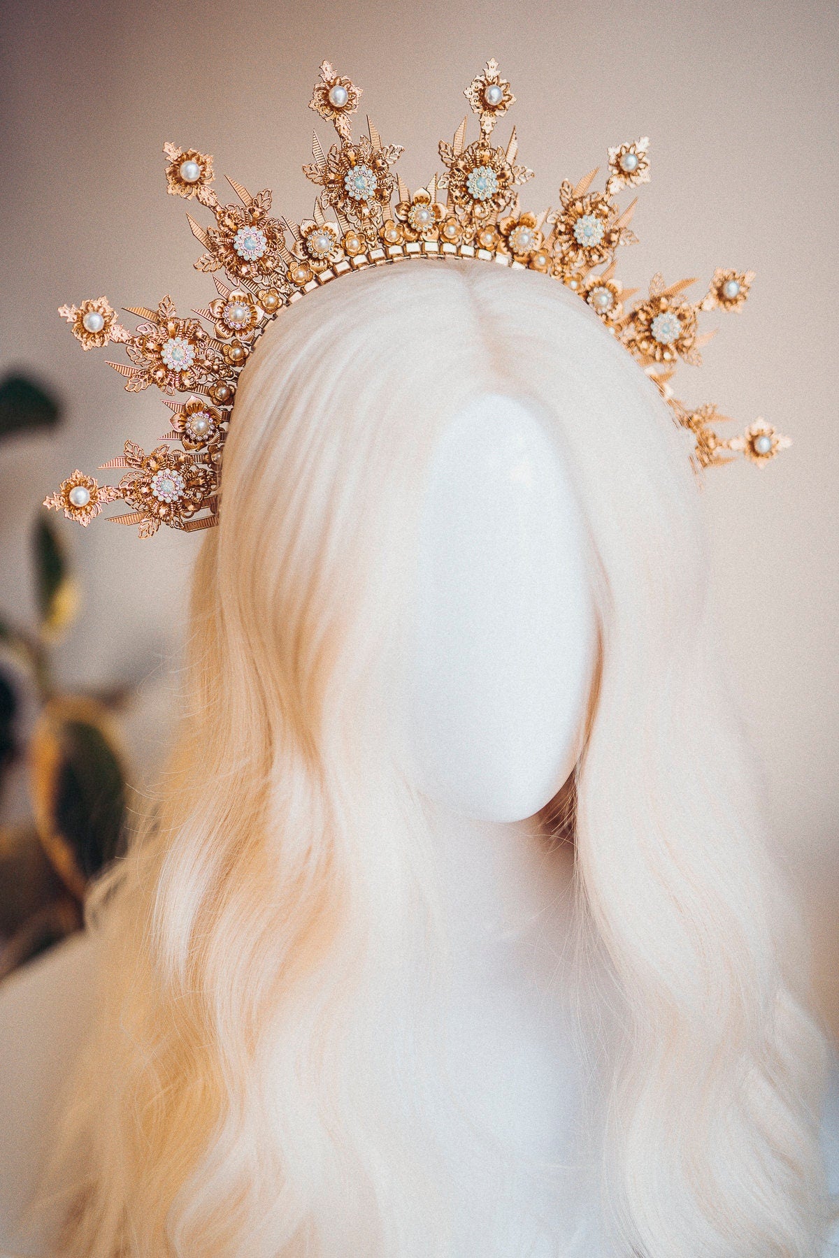 Gold halo crown, Wedding headpiece, Bridal crown, Fairy crown, Pearl crown, Wedding crown, Bridal headpiece, Hair accessories