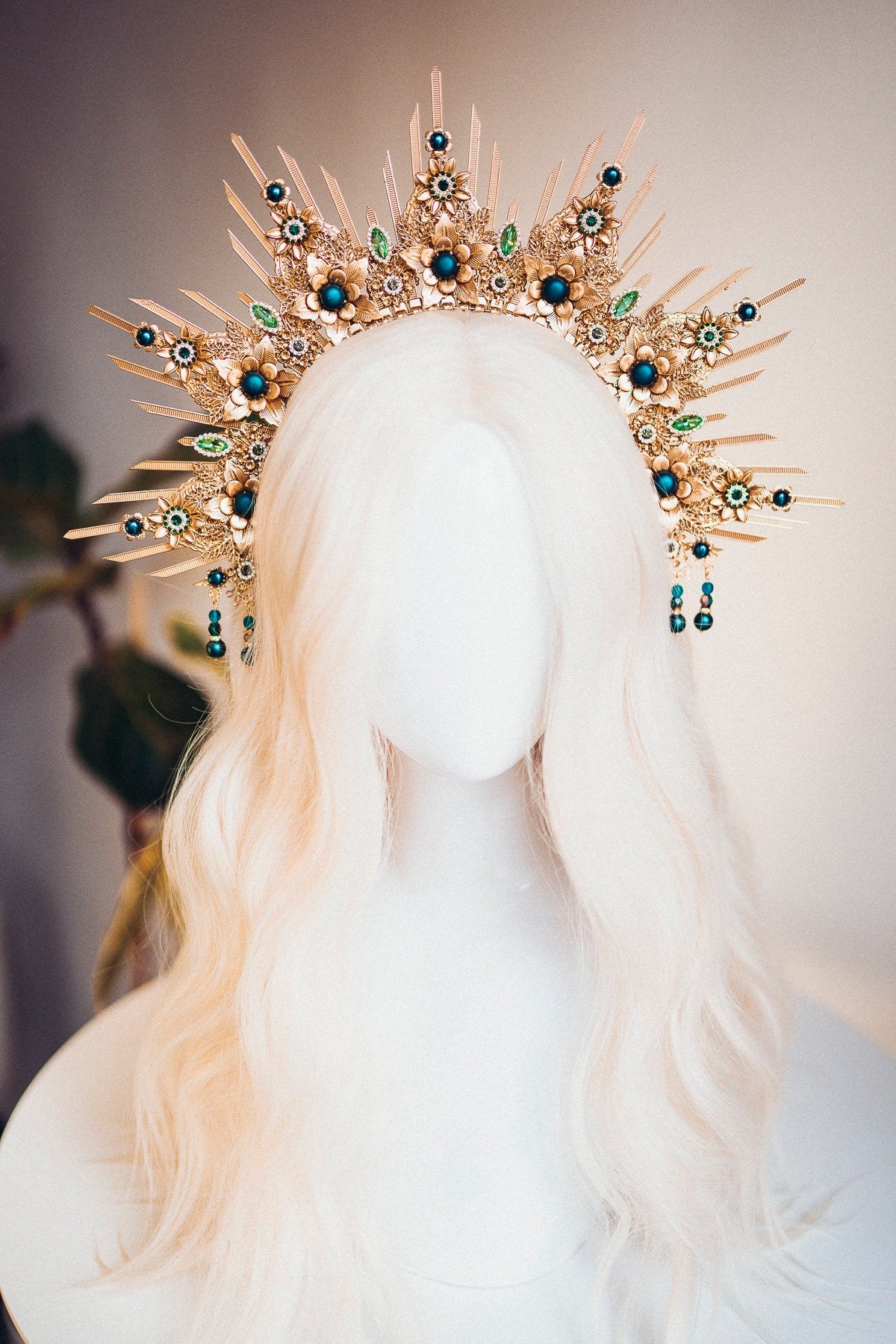 Gold Halo Crown, Halo Headpiece, Festival headpiece, Emerald crown, Wedding Crown, Halo crown, Bridal headpiece, Halo Headband