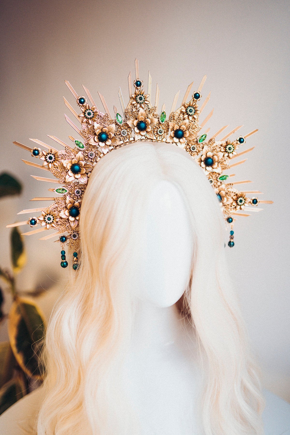 Gold Halo Crown, Halo Headpiece, Festival headpiece, Emerald crown, Wedding Crown, Halo crown, Bridal headpiece, Halo Headband