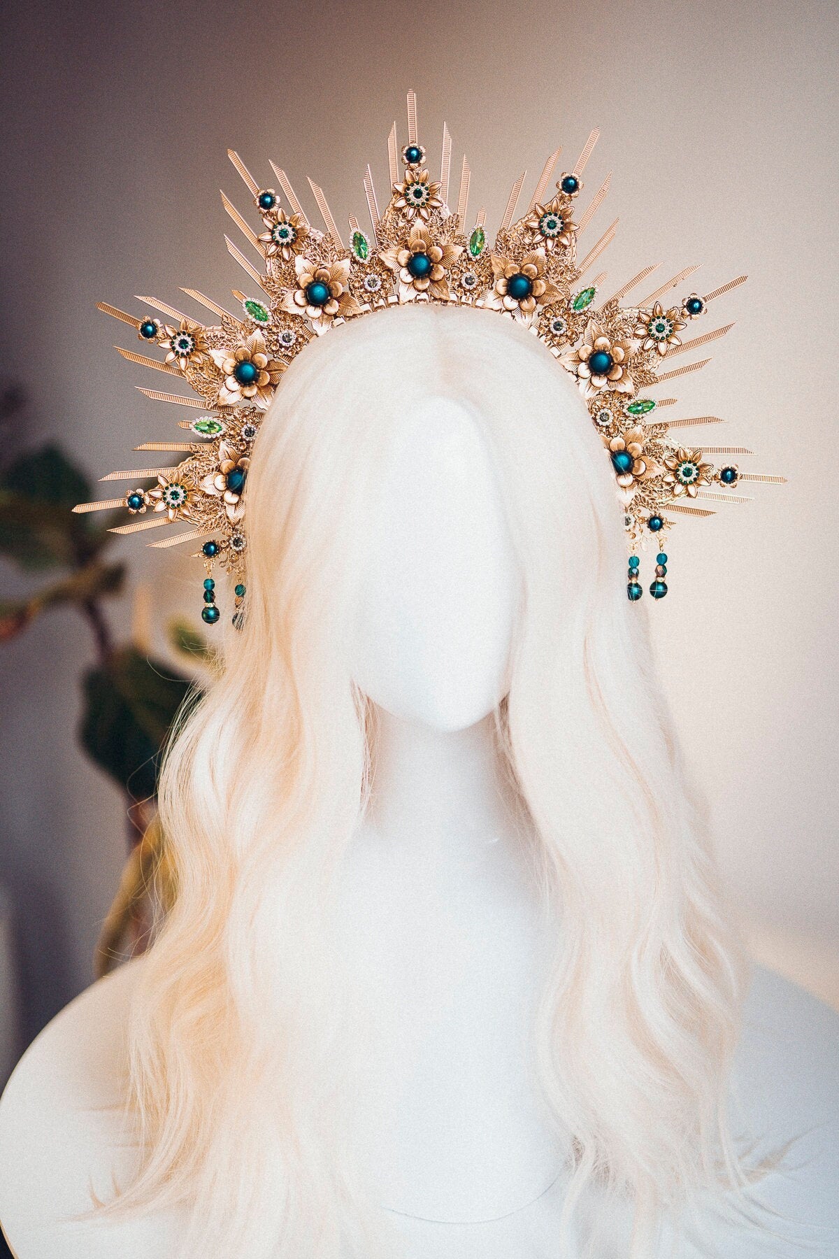 Gold Halo Crown, Halo Headpiece, Festival headpiece, Emerald crown, Wedding Crown, Halo crown, Bridal headpiece, Halo Headband