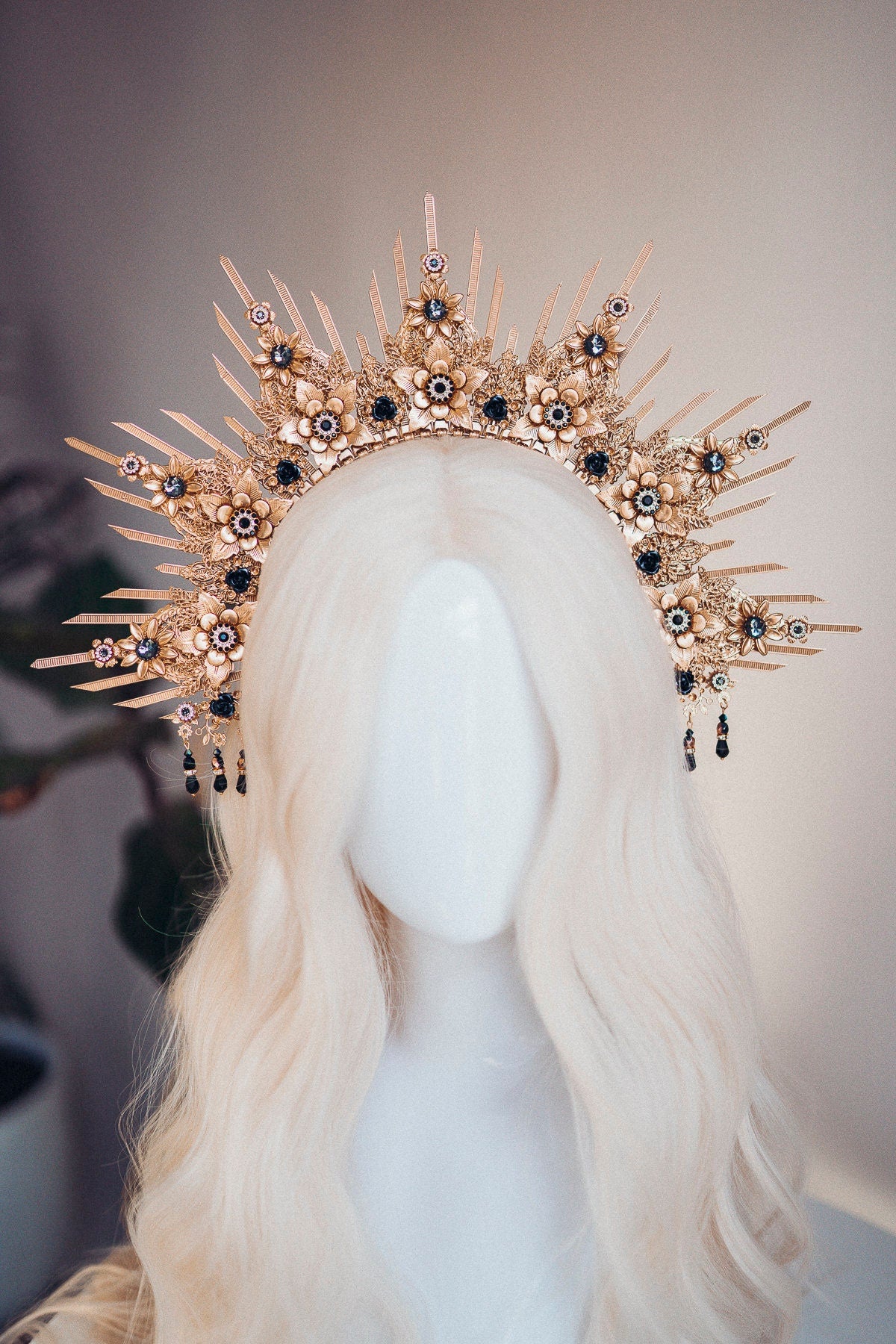 Gold Halo Crown, Halo Headpiece, Festival crown, Festival headpiece, Black Halo, Wedding Crown, Halo crown, Boho Wedding, Halo Headband