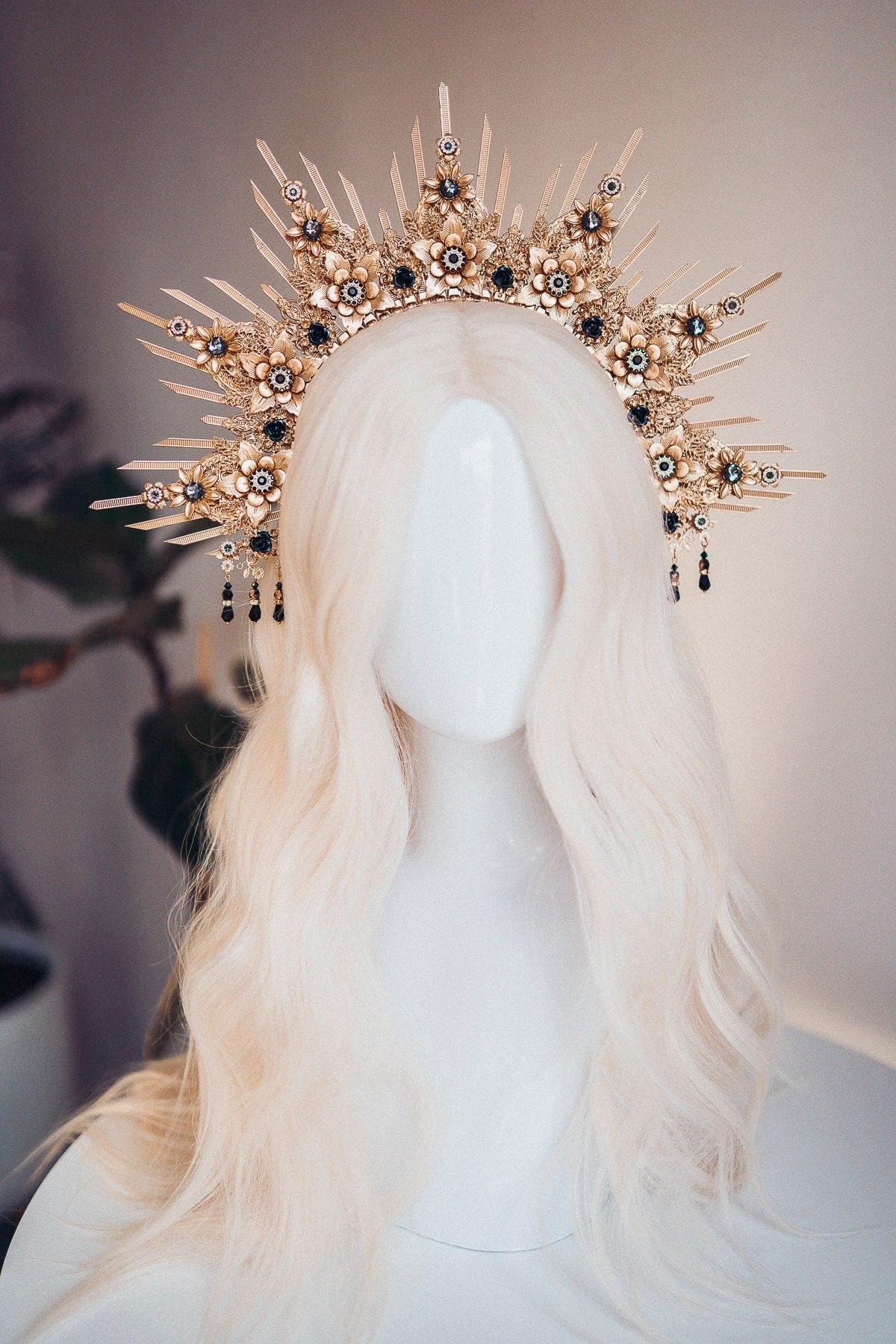 Gold Halo Crown, Halo Headpiece, Festival crown, Festival headpiece, Black Halo, Wedding Crown, Halo crown, Boho Wedding, Halo Headband