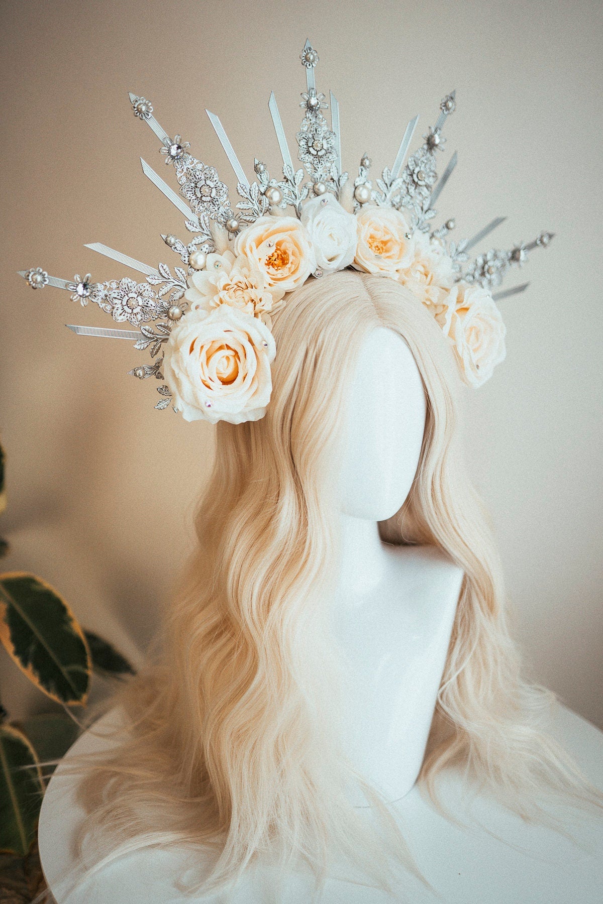 Flower Halo Crown, Beige Flower Crown, Halo Headpiece, Halo Headlights, Crown, Celestial Crown, Pregnancy Photo, Goddess, Maternity photo