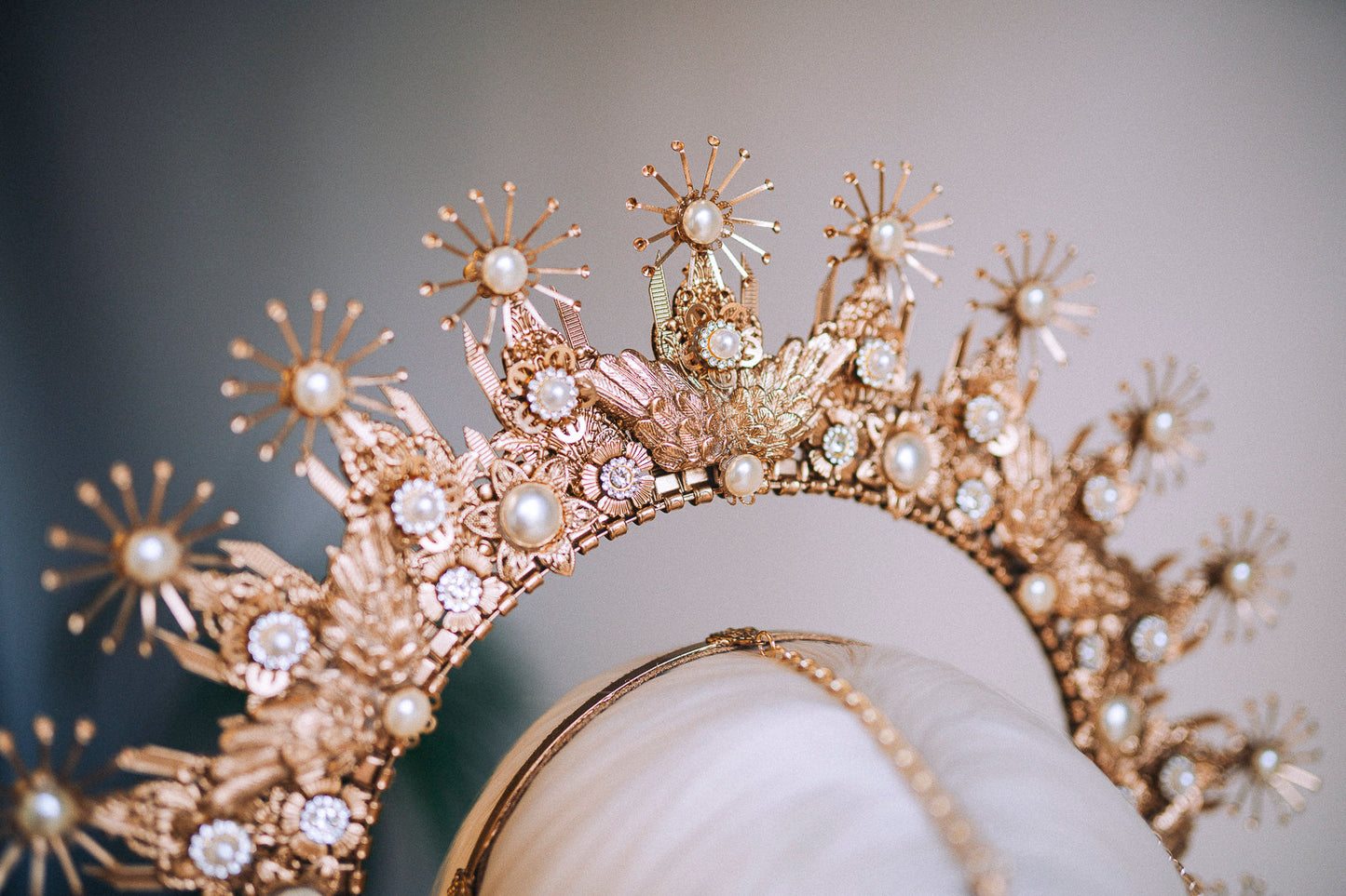 Gold Halo crown, Halo Headband, Halo headpiece, Wedding crown, Festival headpiece, Met Gala Crown, Baroque Crown, Mary Crown, Boho Wedding