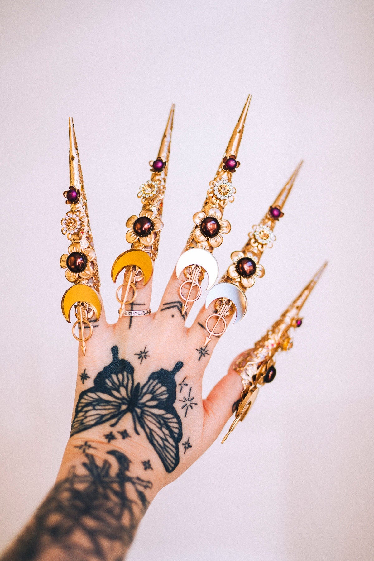 Sagittarius Zodiac Sign Gold Finger Claw 1 piece Nails Jewellery Halloween Sugar Skull Photo Props Lavender Jewelry