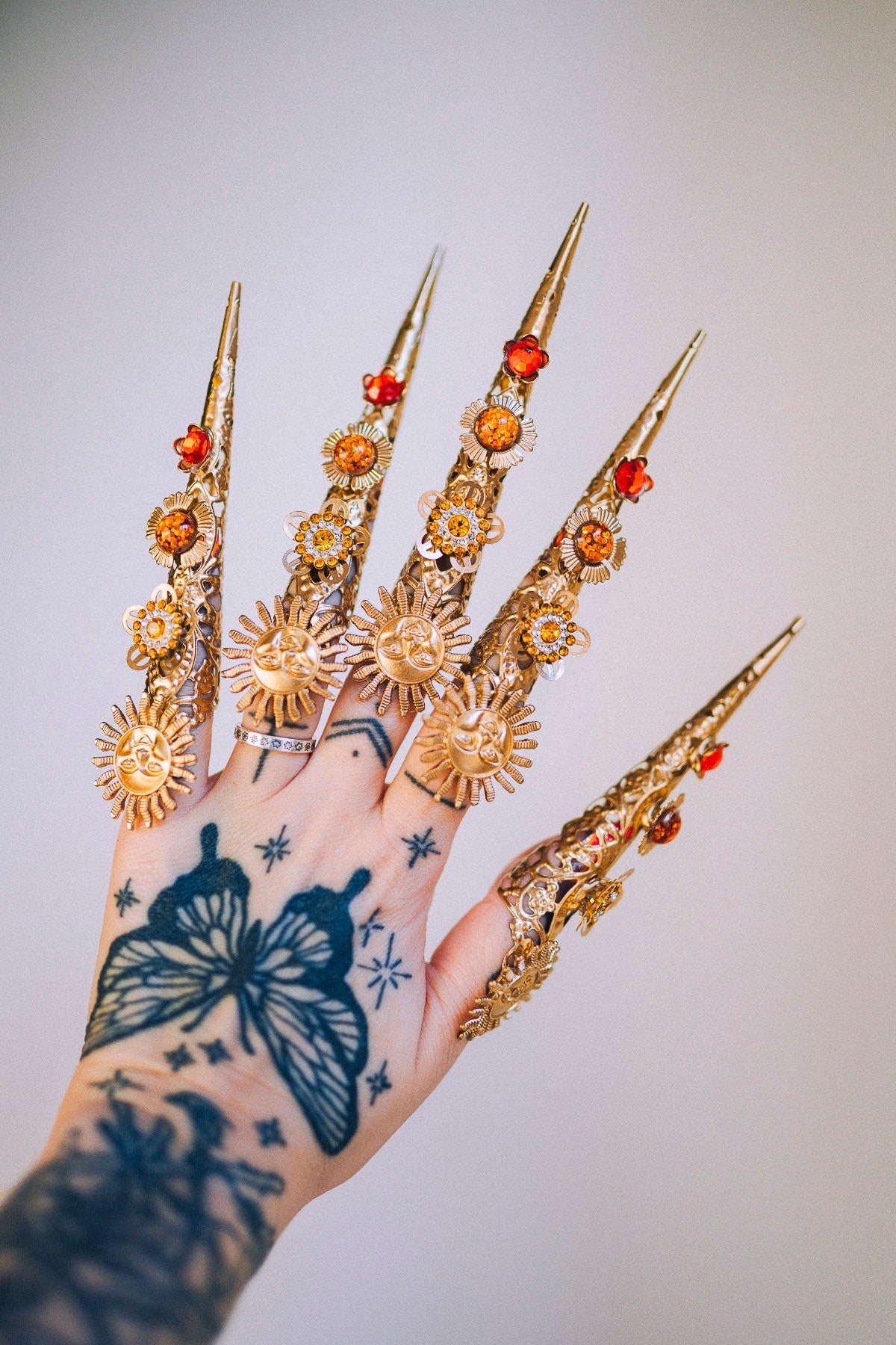 Leo Zodiac Sign Gold Finger Claw 1 piece Nails Jewellery Halloween Gold Fingers Sugar Skull Photo Props Yellow Jewelry