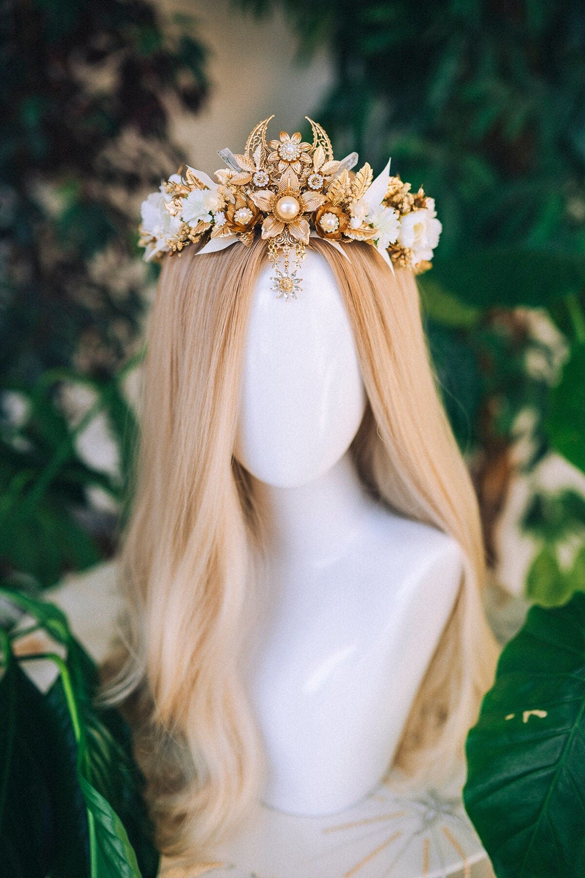 Beige Flower Crown Flower Tiara Celestial Gold Wedding Headpiece Headband Fairy White Flower Wedding Crown Boho Bride Crystal Crown