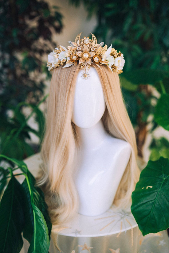 Beige Flower Crown Flower Tiara Celestial Gold Wedding Headpiece Headband Fairy White Flower Wedding Crown Boho Bride Crystal Crown