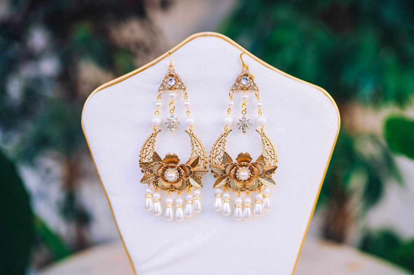 Romantic Flower earrings Gold earrings Celestial Earrings Floral earrings Jewellery Wedding accessories Festival fashion Bridal earrings