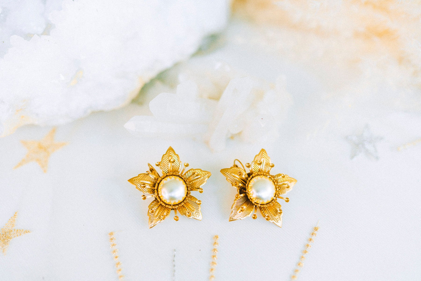 Flower earrings Festival earrings Gold boho earrings Summer earrings Flower jewellery Wedding accessories Beige earrings Floral earrings