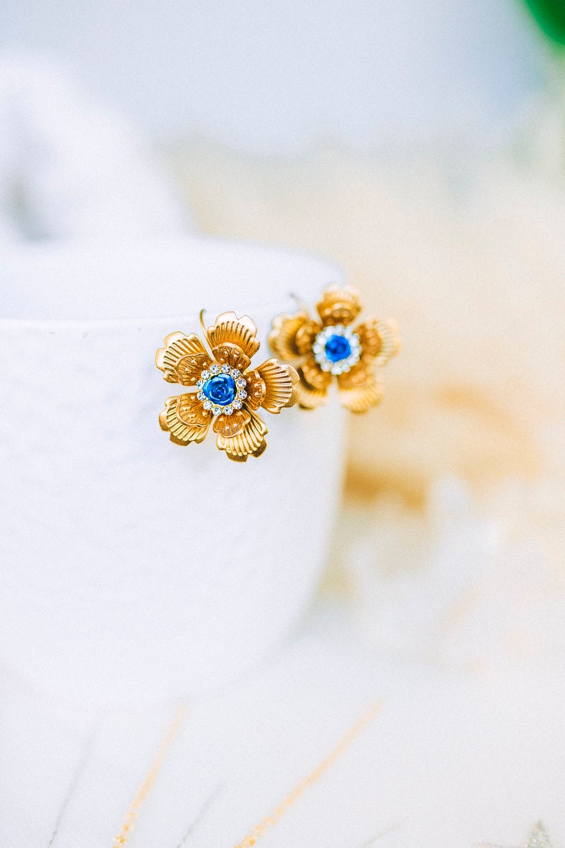 Flower earrings Festival earrings Gold boho earrings Summer earrings Flower jewellery Wedding accessories Blue earrings