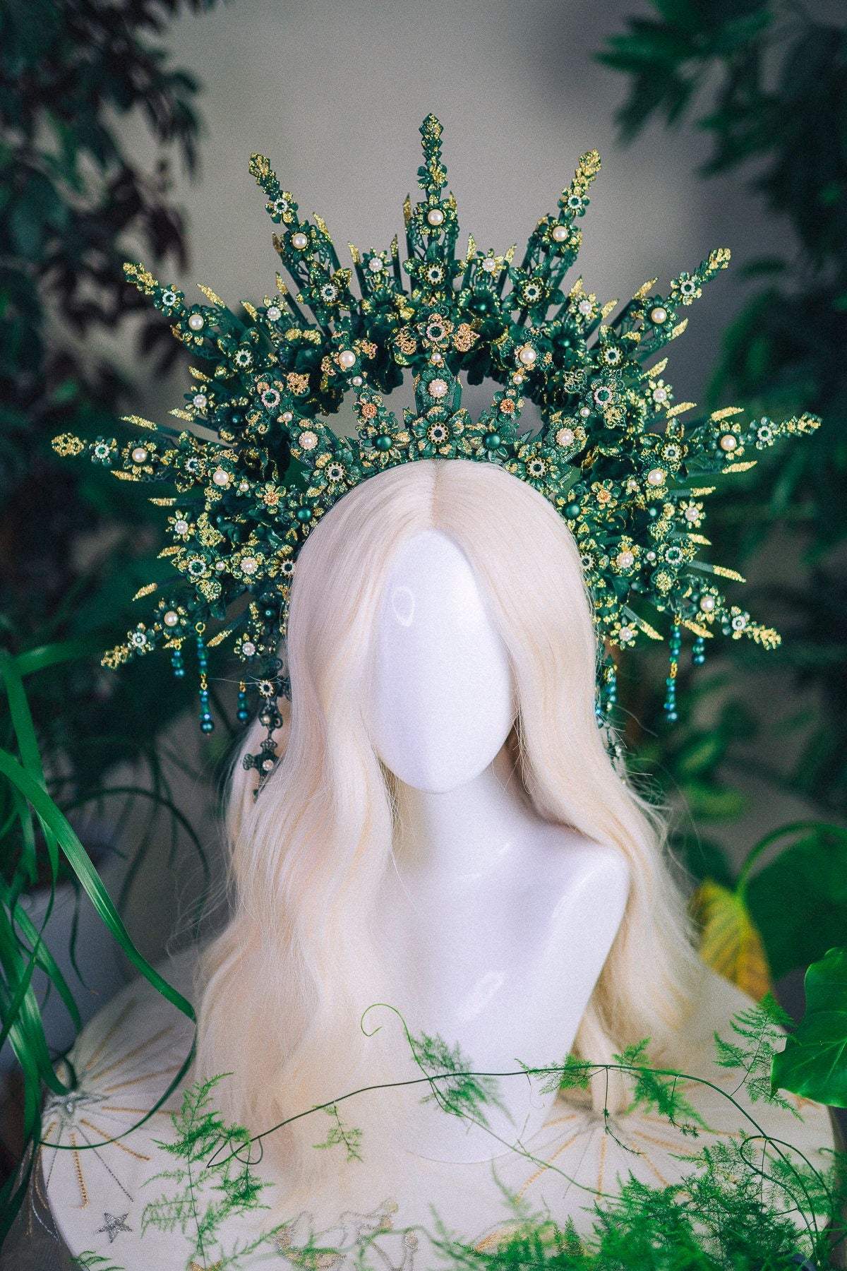 Green halo crown Green crown Tiara Crown Headband Headpiece Headdress Jewellery Accessories Halo Diadem Glitter crown Fairy crown Gothic