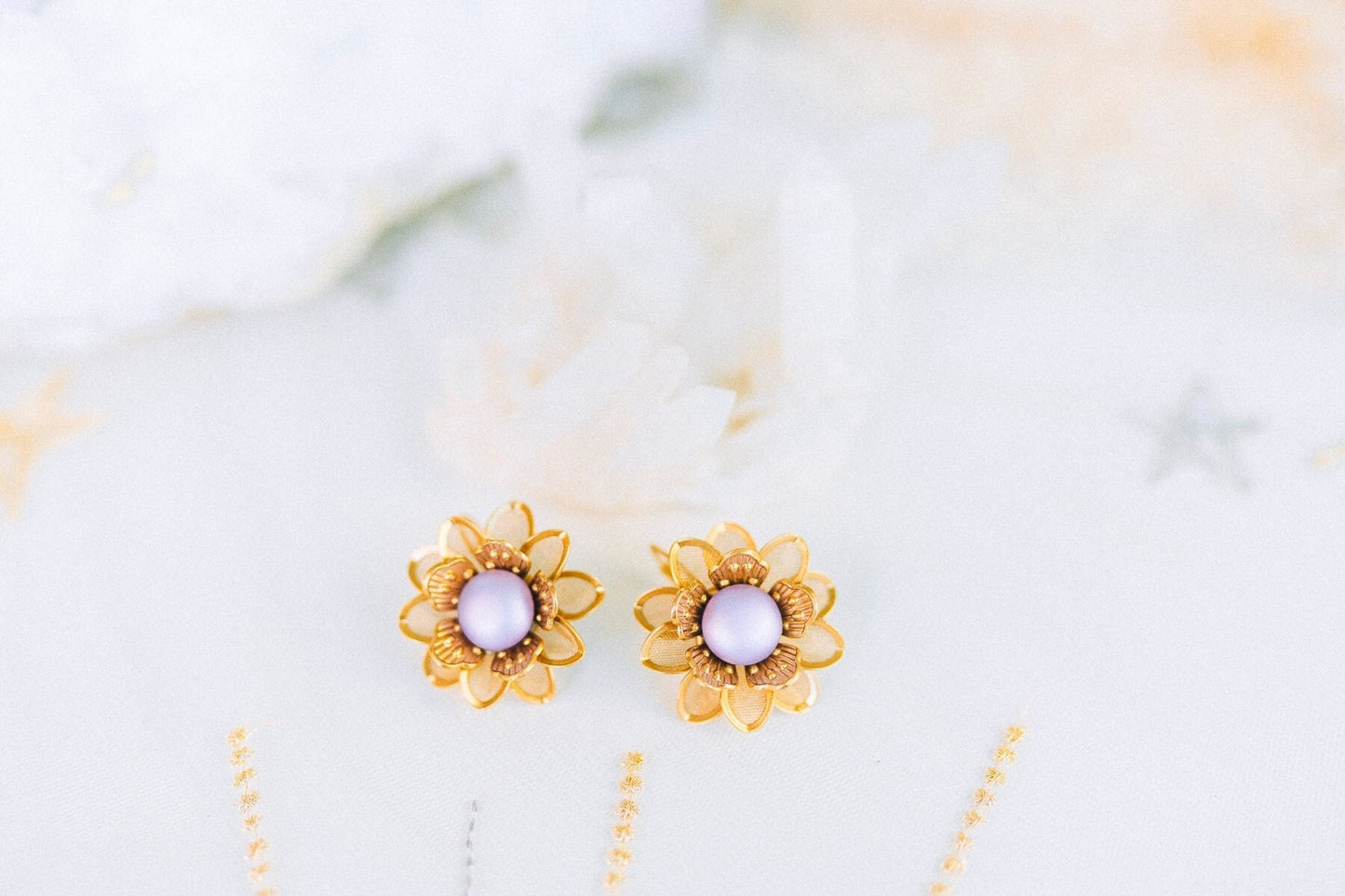 Flower earrings Festival earrings Gold boho earrings Summer earrings Flower jewellery Wedding accessories Lavender earrings