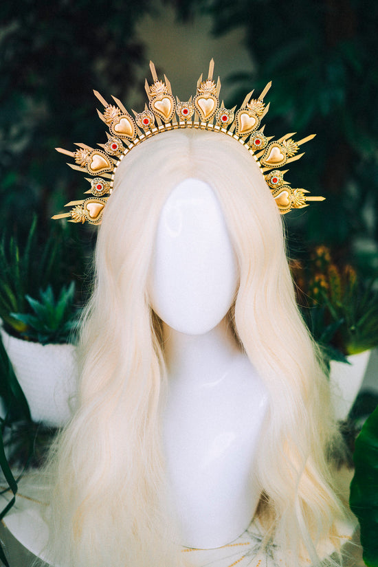 Sacred heart halo crown, Gold halo crown, Divine crown, Goddess crown, Gold crown with hearts, Queen of hearts, Halloween costume, Cosplay