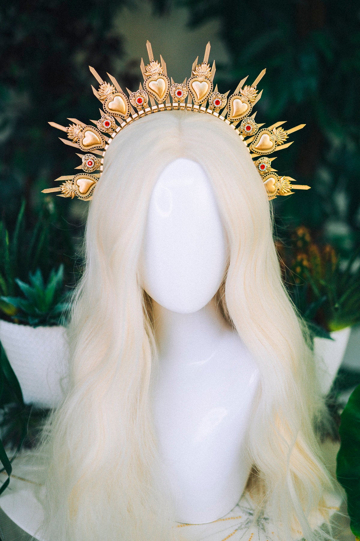 Sacred heart halo crown, Gold halo crown, Divine crown, Goddess crown, Gold crown with hearts, Queen of hearts, Halloween costume, Cosplay