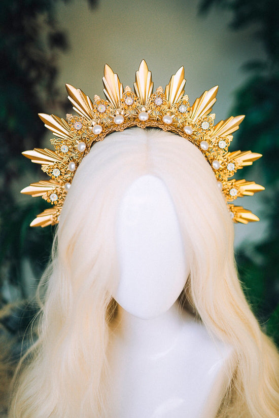 Gold halo crown Jewellery Gold crown Flower crown Bridal headpiece Celestial jewellery Krone Crown Headdress Fairy crown Wedding crown Boho