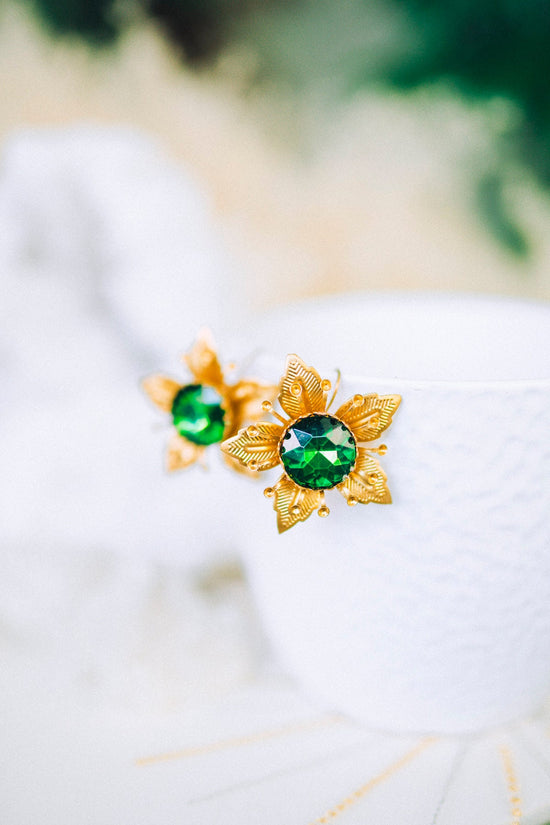 Flower earrings Festival earrings Gold boho earrings Summer earrings Flower jewellery Wedding accessories Green earrings Floral earrings