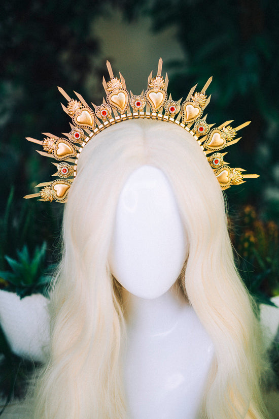 Sacred heart halo crown, Gold halo crown, Divine crown, Goddess crown, Gold crown with hearts, Queen of hearts, Halloween costume, Cosplay