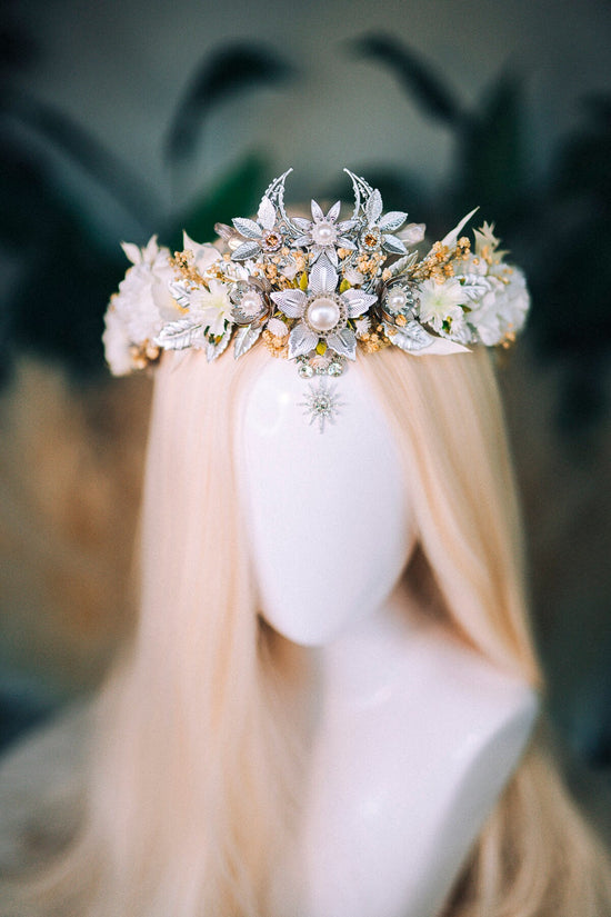 Beige Flower Crown Flower Tiara Celestial Gold Wedding Headpiece Headband Fairy White Flower Wedding Crown Boho Bride Crystal Crown