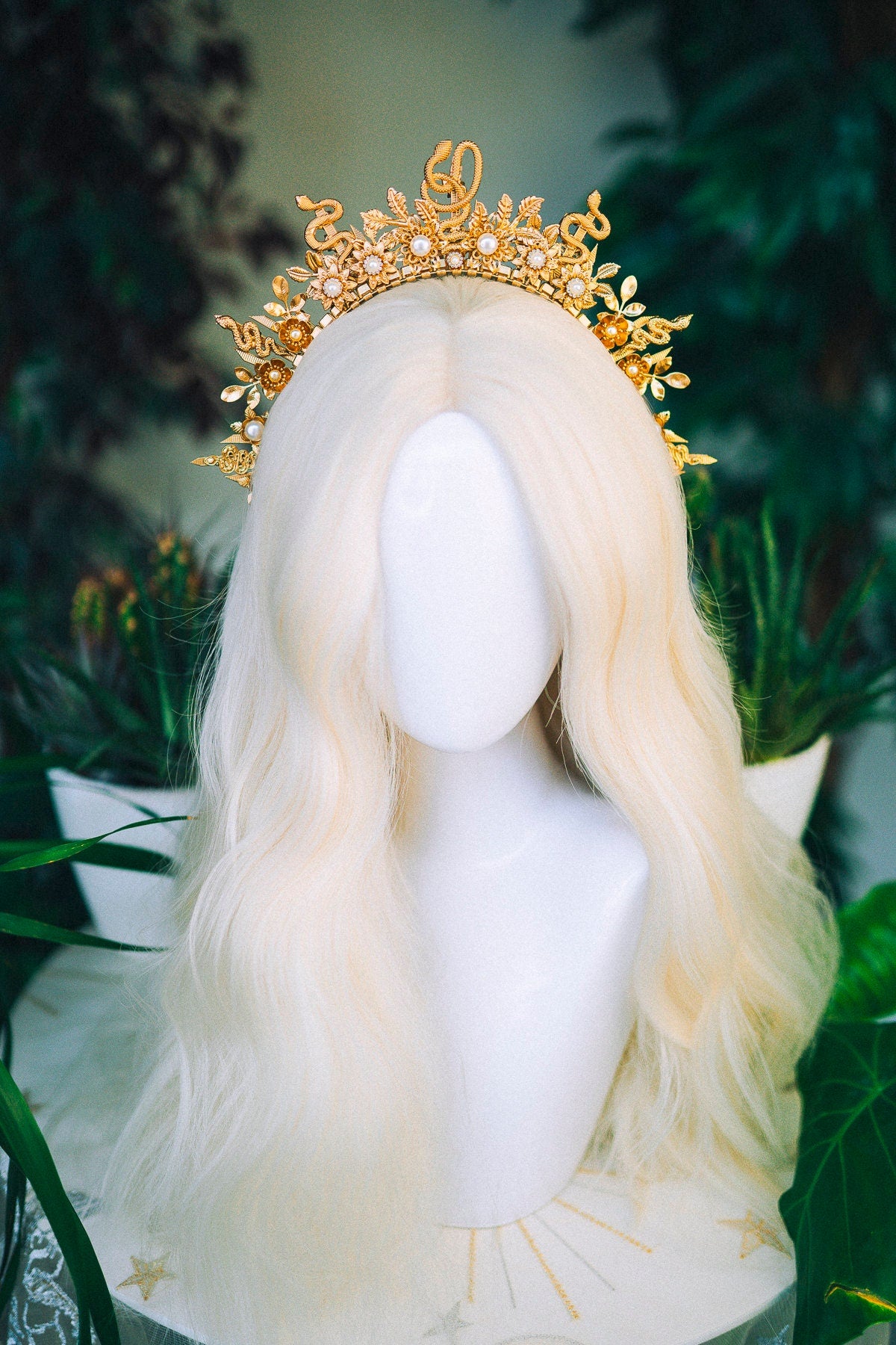 Halo Gold crown Jewellery Flower crown Bridal headpiece Celestial jewellery Krone Crown Headdress Medusa crown Wedding crown Halloween Boho