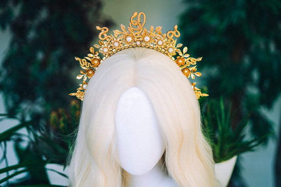 Halo Gold crown Jewellery Flower crown Bridal headpiece Celestial jewellery Krone Crown Headdress Medusa crown Wedding crown Halloween Boho