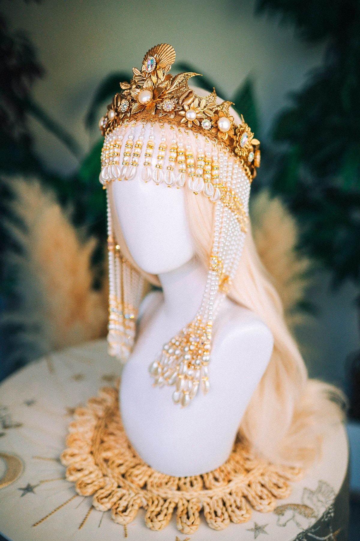 Mermaid crown White pearl crown Tiara Diadem Jewellery Sea princess Gold crown Halloween Mermaid costume Goddess Crown Shell crown Boho