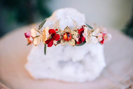 Red flower crown, Rose quartz jewellery, Crystal crown, Fairy crown, Bridal headpiece, Wedding crown, Wedding headpiece, Bridal crown, Boho